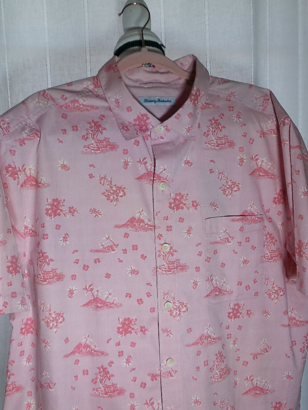 TOMMY BAHAMA Men's Long Sleeve Collared Button-Up Pink w/ HawiIan Scenes XL - Picture 2 of 11
